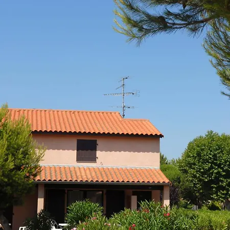 Azureva Cyprien Aparthotel