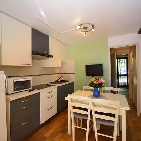 מלון דירות Azureva Cyprien 3*