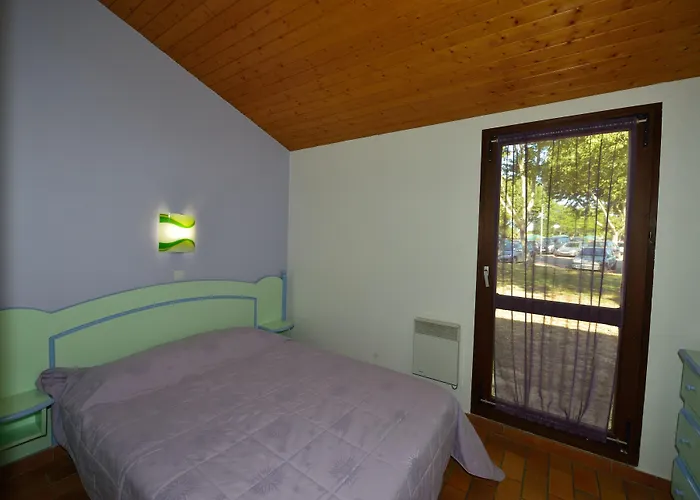 アジュレヴァ サンシプリアン アパートホテル