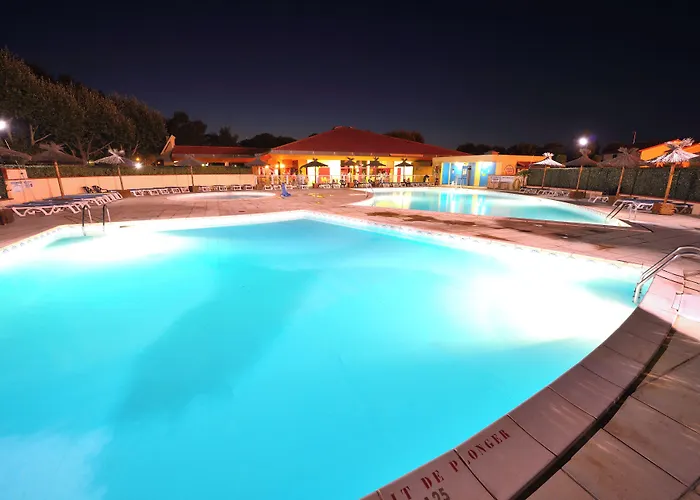 Azureva Cyprien מלון דירות 3*