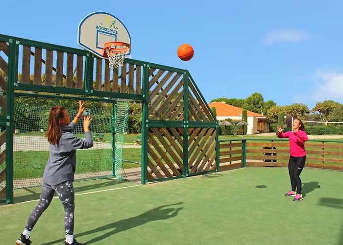 Azureva Cyprien מלון דירות 3*