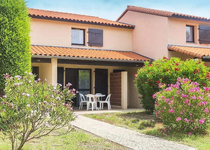 Azureva Cyprien מלון דירות 3*